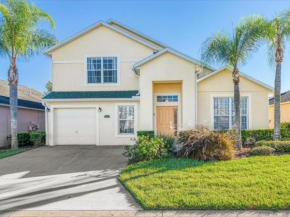 Stylish 5 Bedroom Lakefront Home Near Disney